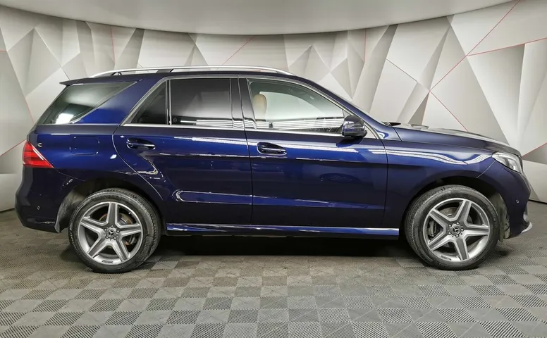 Mercedes-Benz GLE 300 4MATIC 7G-TRONIC Plus (249 л.с.) Особая серия Синий