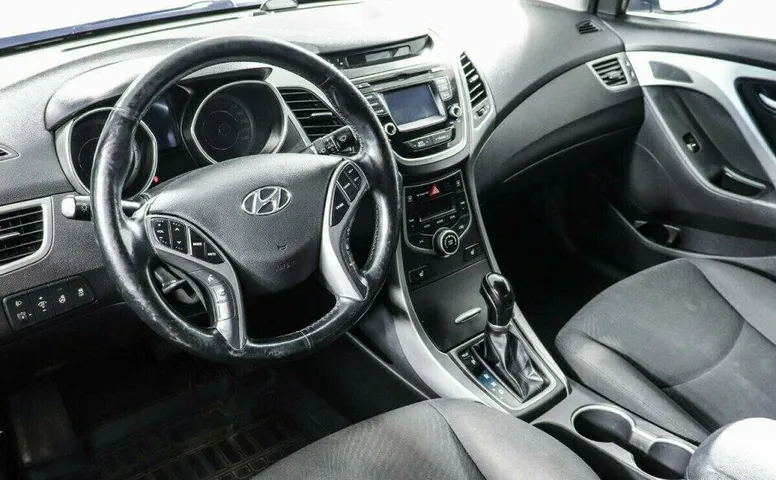 Hyundai Elantra 1.8 Автомат