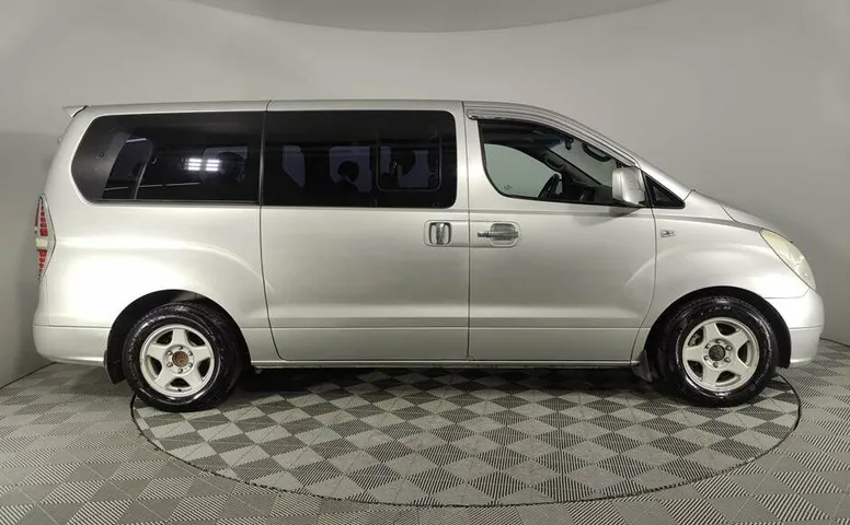 Hyundai Grand Starex I