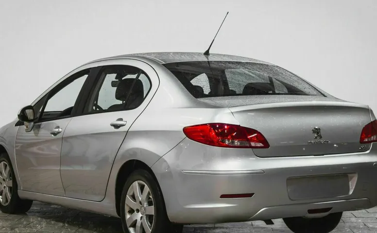 Peugeot 408