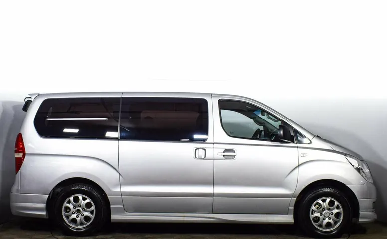 Hyundai Grand Starex I