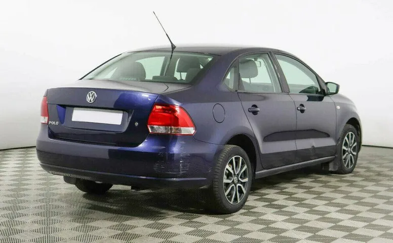 Volkswagen Polo 1.6 Автомат