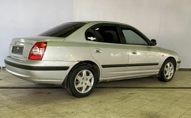 Hyundai ELANTRA 1.6 MT (105 л.с.)