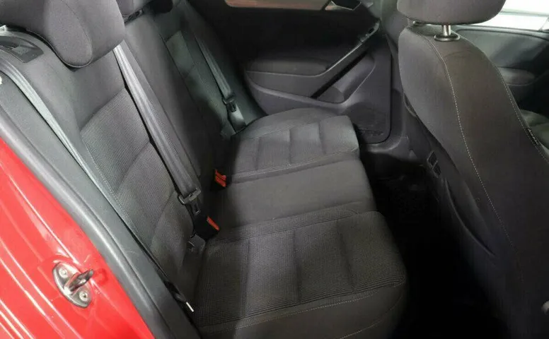 Volkswagen Golf 1.6 Робот