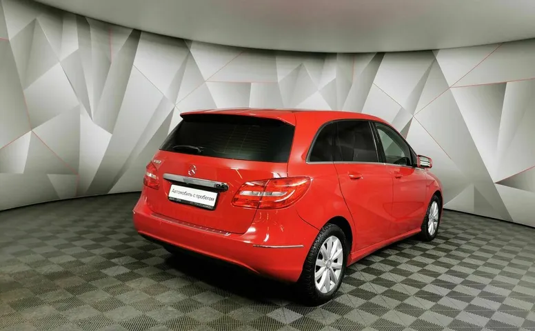 Mercedes-Benz B-Класс B 180 7G-DCT (122 л.с.) Красный