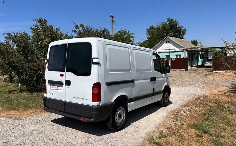 Opel Movano