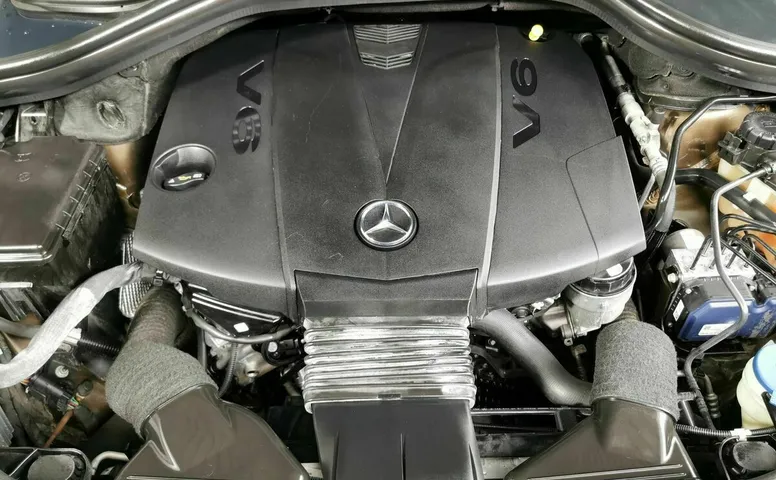 Mercedes-Benz GL GL 350 BlueTec 7G-Tronic Plus 4Matic (249 л.с.) Коричневый
