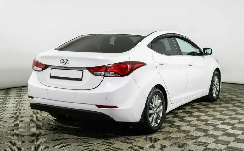 Hyundai Elantra 1.8 Автомат