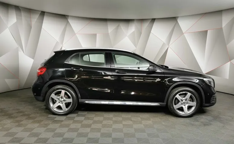 Mercedes-Benz GLA 250 7G-DCT 4MATIC (211 л.с.) Особая серия Черный