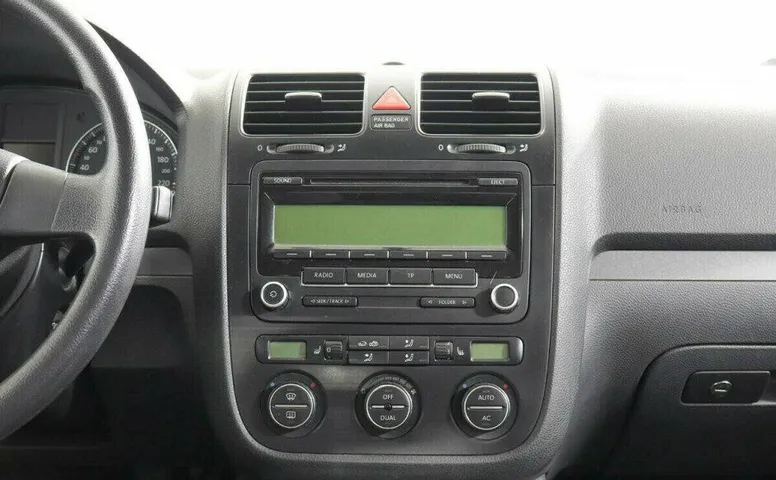 Volkswagen Jetta 1.6 Автомат
