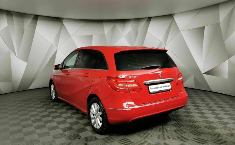 Mercedes-Benz B-Класс B 180 7G-DCT (122 л.с.) Красный