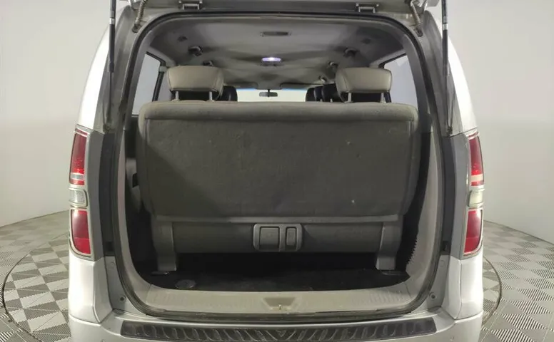 Hyundai Grand Starex I