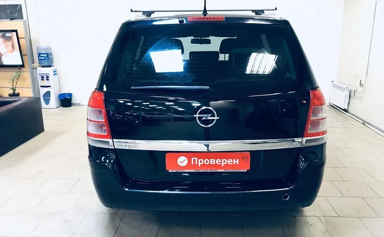 Opel Zafira В Рестайлинг
