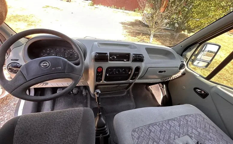 Opel Movano