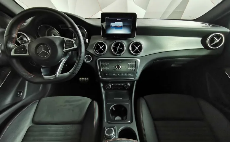 Mercedes-Benz GLA 200 7G-DCT (150 л.с.) Особая серия Серый