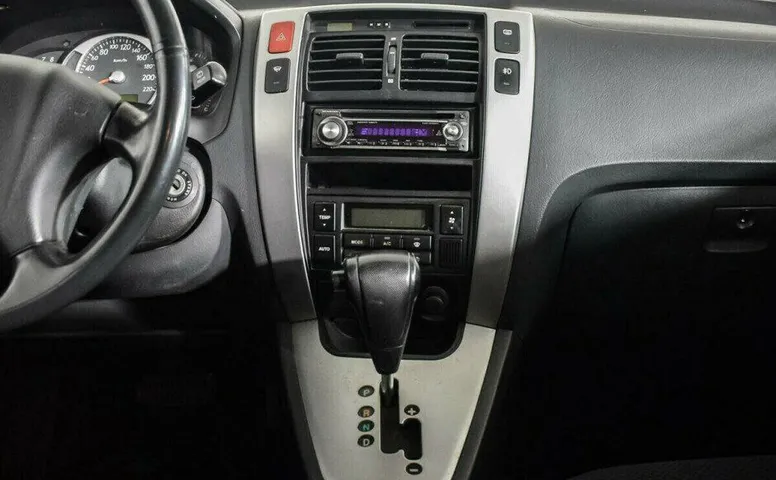 Hyundai Tucson 2.0 Автомат