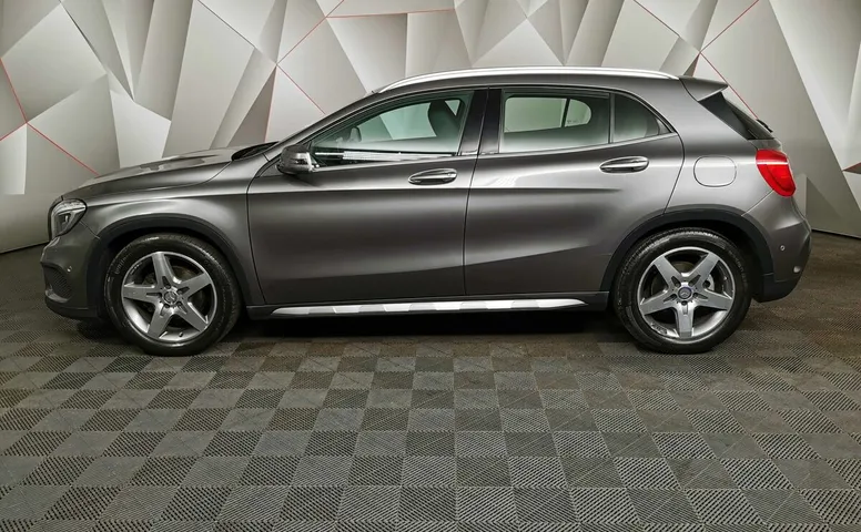 Mercedes-Benz GLA 200 7G-DCT (150 л.с.) Особая серия Серый