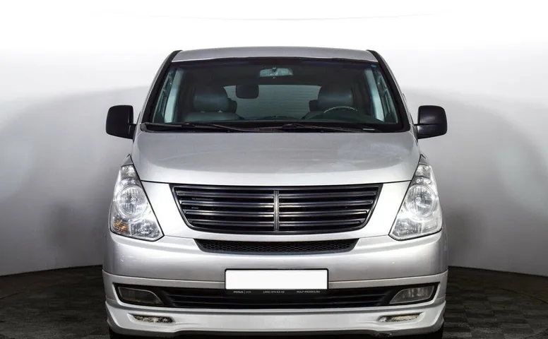 Hyundai Grand Starex I