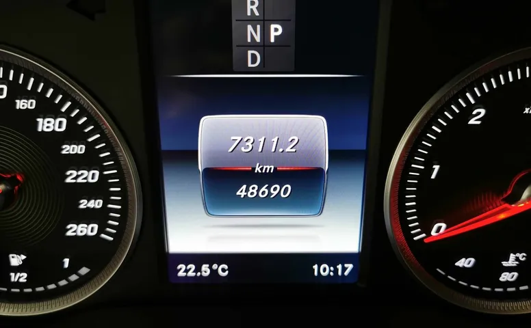 Mercedes-Benz GLC 220 d 9G-TRONIC 4MATIC (170 л.с.) Особая серия Белый