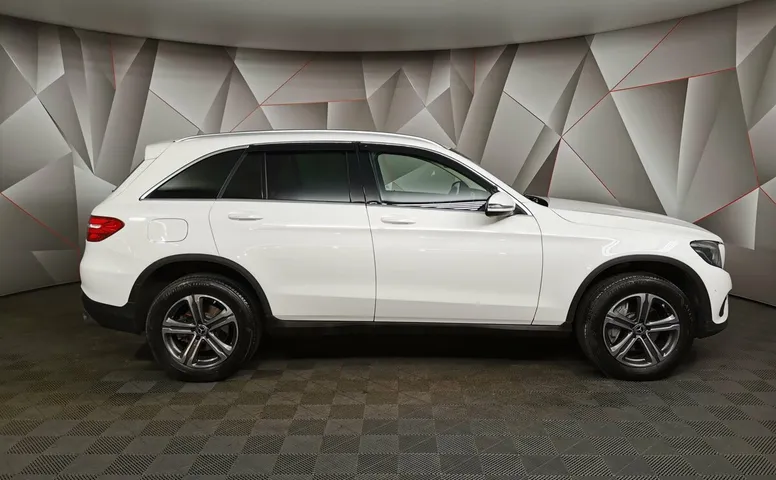 Mercedes-Benz GLC 250 9G-TRONIC 4MATIC (211 л.с.) Особая серия Белый