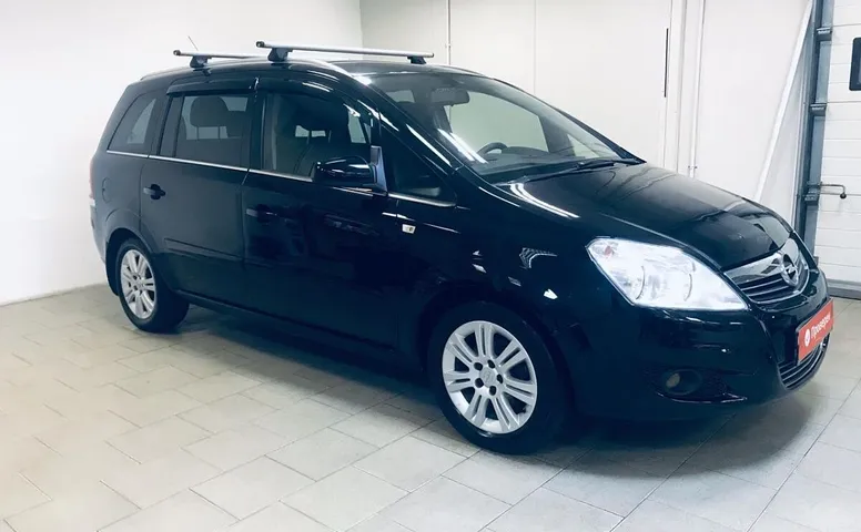 Opel Zafira В Рестайлинг