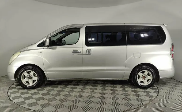 Hyundai Grand Starex I