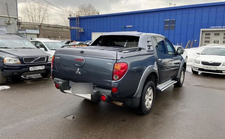Mitsubishi L200