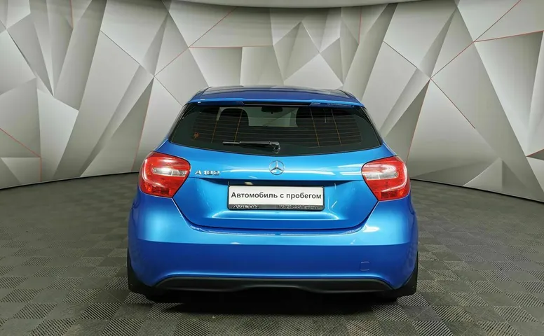 Mercedes-Benz A-Класс 180 7G-DCT (122 л.с.) Синий