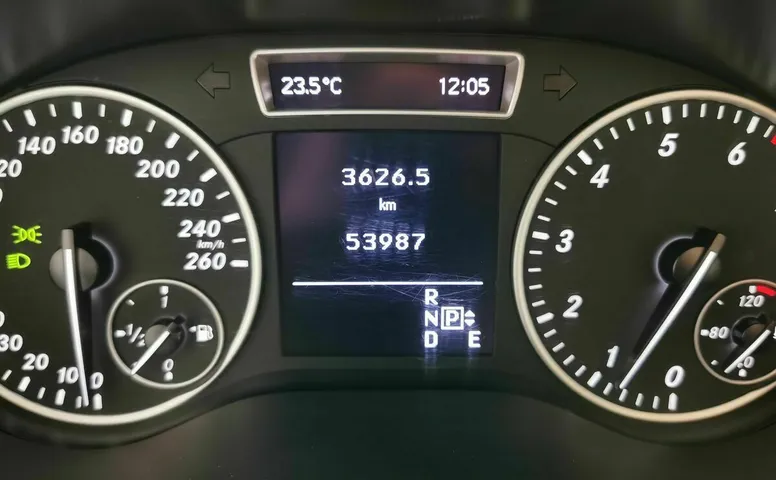 Mercedes-Benz B-Класс B 180 BlueEfficiency 7G-DCT (122 л.с.) Белый