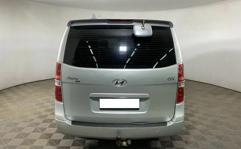 Hyundai Grand Starex I