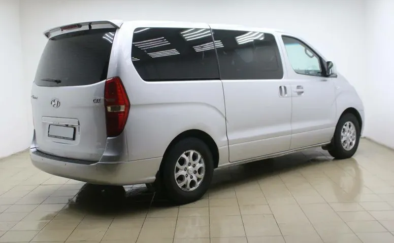Hyundai Grand Starex I
