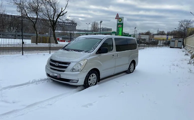 Hyundai Grand Starex