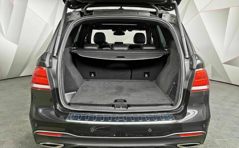 Mercedes-Benz GLE 400 4MATIC 9G-TRONIC (333 л.с.) Особая серия Черный