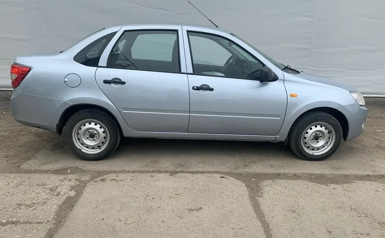 LADA (ВАЗ) GRANTA 1.6 AT (98 л.с.)