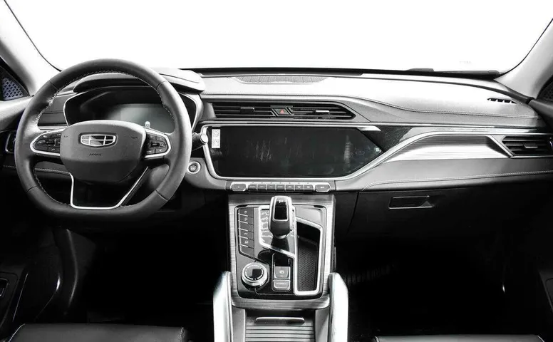 Geely atlas pro робот 2021 с пробегом 8 500 км