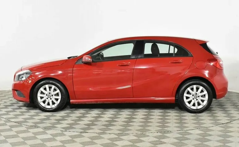 Mercedes-Benz A-Класс 180 III (W176)
