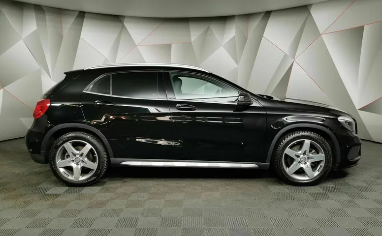 Mercedes-Benz GLA 250 7G-DCT 4MATIC (211 л.с.) Особая серия Черный