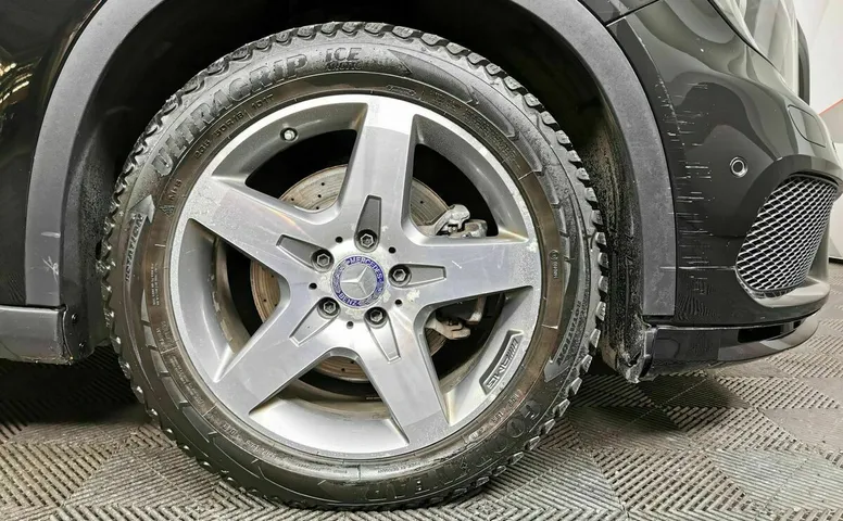 Mercedes-Benz GLA 250 7G-DCT 4MATIC (211 л.с.) Особая серия Черный