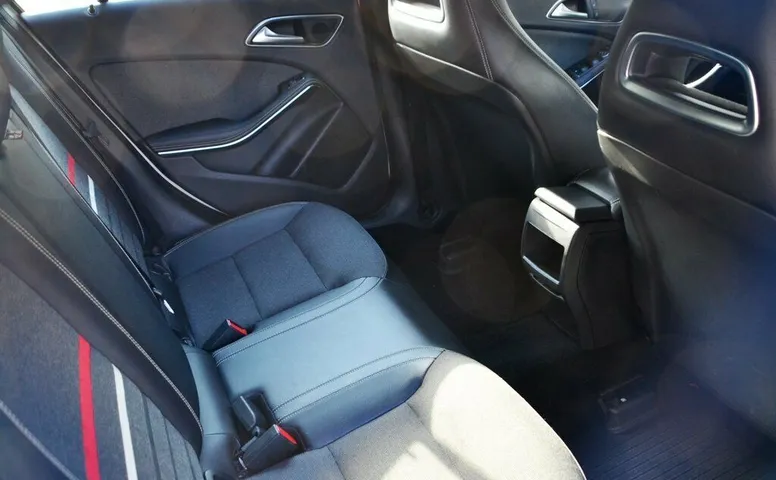 Mercedes-Benz A-Класс 180 III (W176)