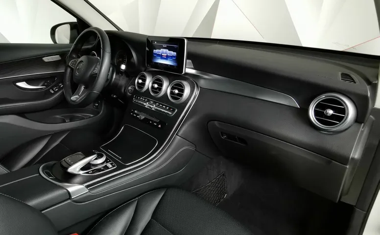 Mercedes-Benz GLC 220 d 9G-TRONIC 4MATIC (170 л.с.) Особая серия Белый