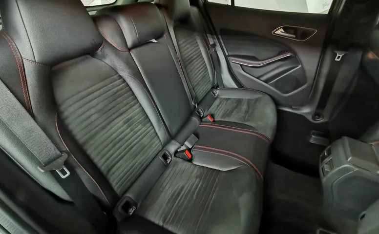 Mercedes-Benz GLA 200 7G-DCT (150 л.с.) Особая серия Серый