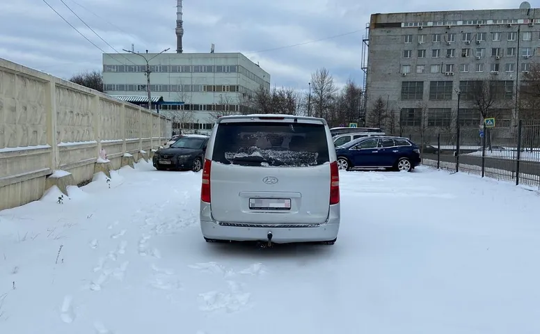Hyundai Grand Starex