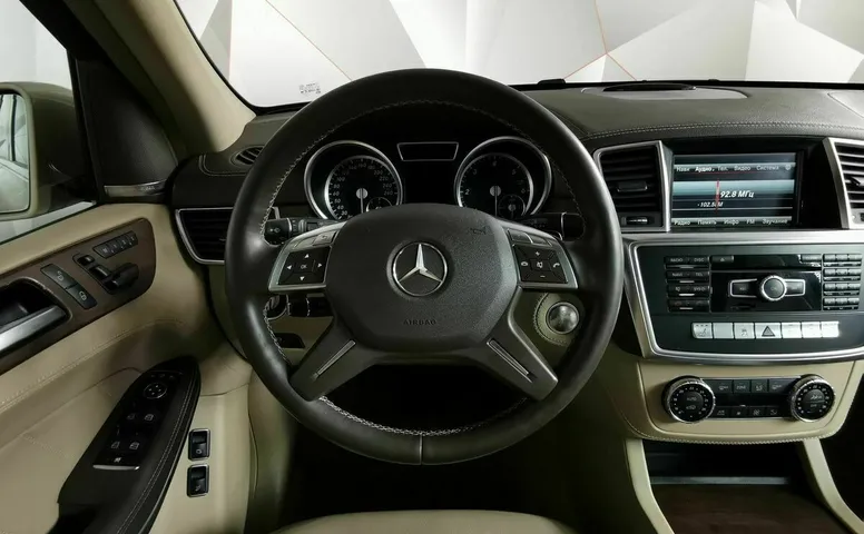 Mercedes-Benz GL GL 350 BlueTec 7G-Tronic Plus 4Matic (258 л.с.) Бежевый