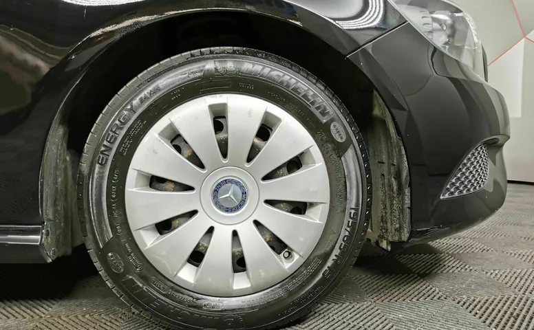 Mercedes-Benz A-Класс 180 7G-DCT (122 л.с.) Особая серия Черный