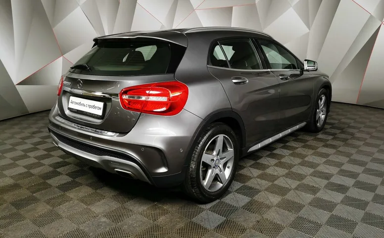 Mercedes-Benz GLA 200 7G-DCT (150 л.с.) Особая серия Серый