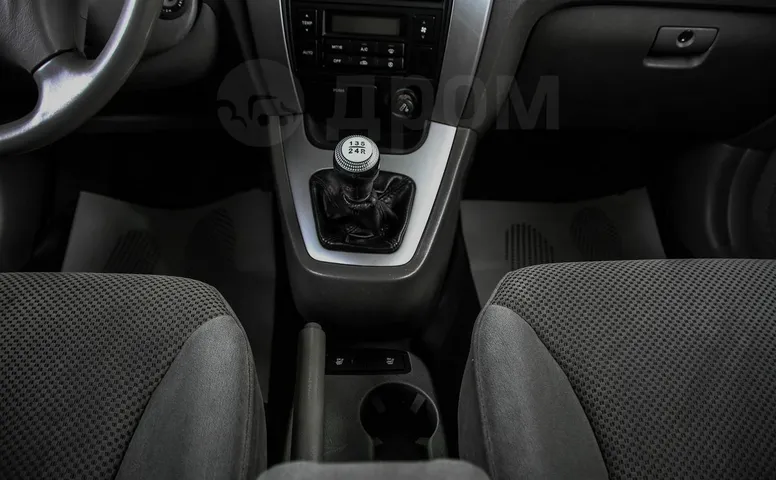 Hyundai Tucson, 1 поколение