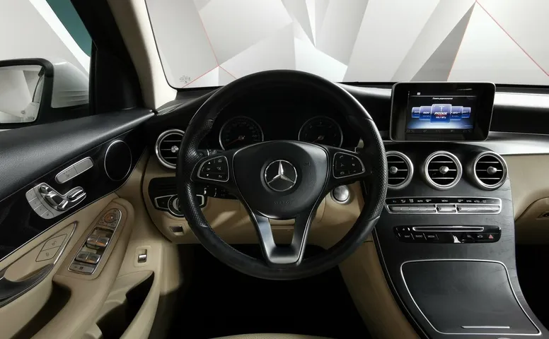 Mercedes-Benz GLC 250 9G-TRONIC 4MATIC (211 л.с.) Особая серия Белый