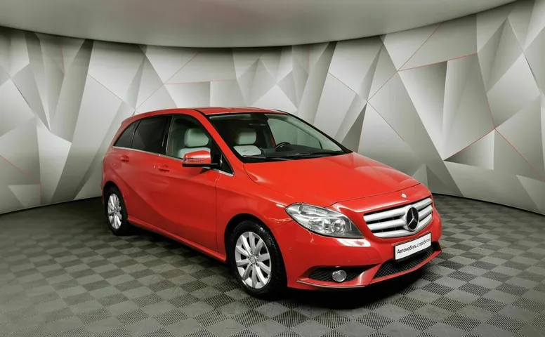 Mercedes-Benz B-Класс B 180 7G-DCT (122 л.с.) Красный