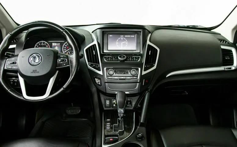Dongfeng ax7