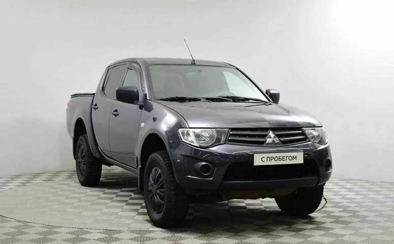 Mitsubishi l200 iv
